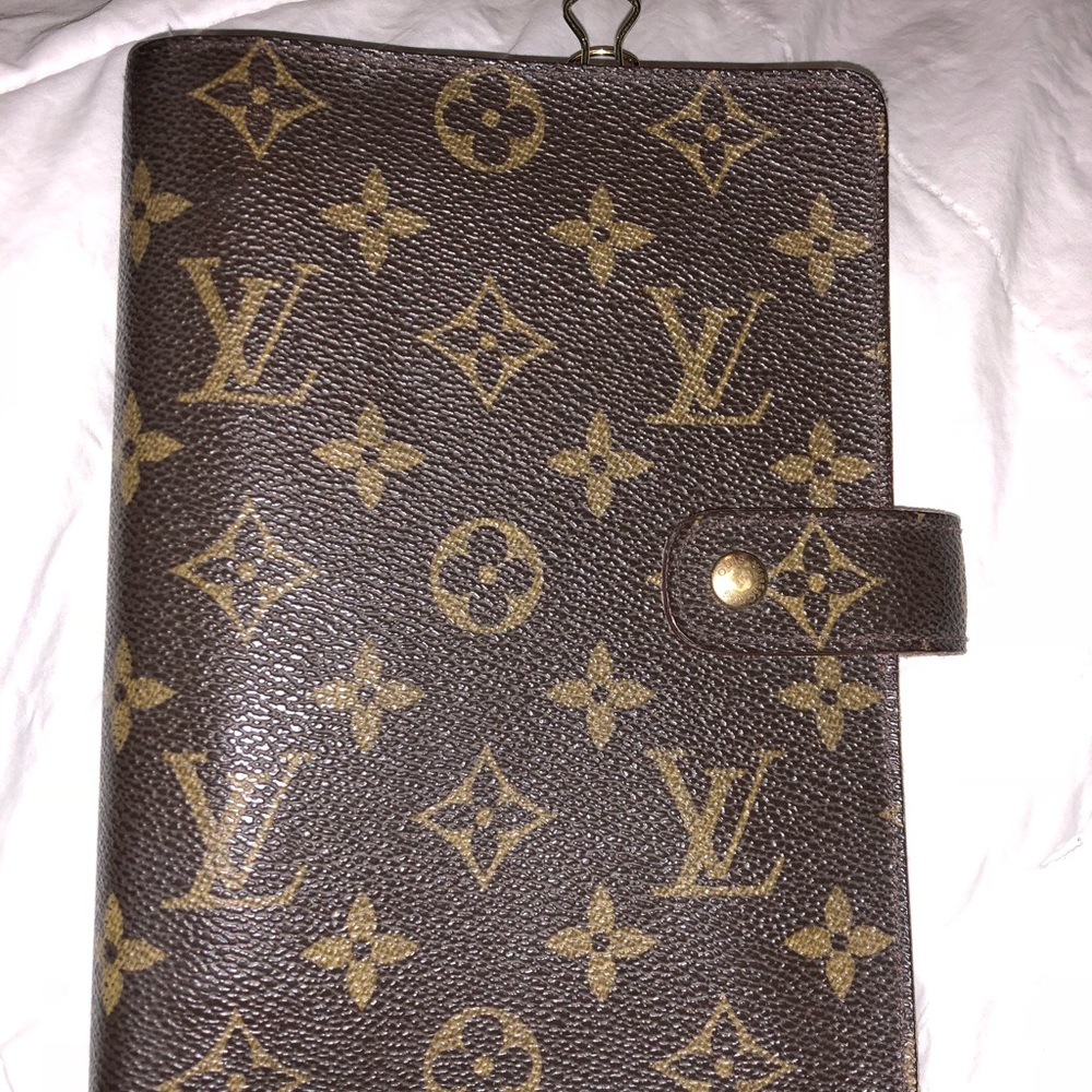 Authentic Louis Vuitton Agenda MM (Used)